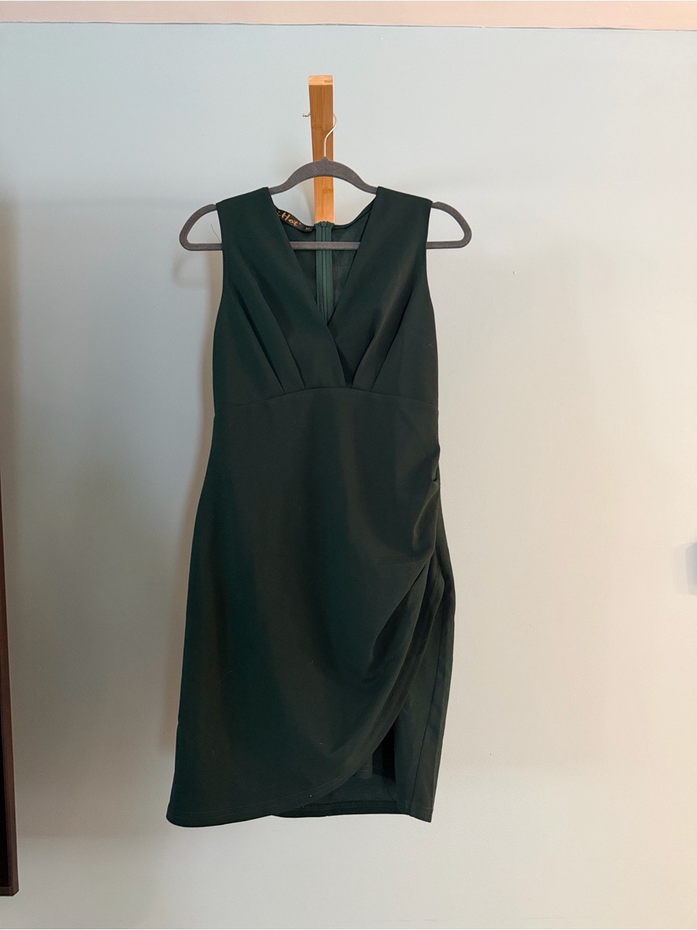 Dark Green V-Neck Sleeveless Dress